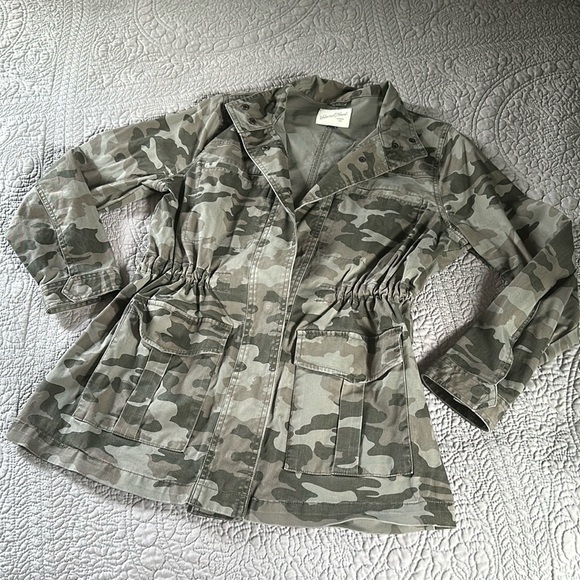 Universal Thread Camo Jacket - Picture 1 of 4